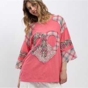 BlueVelvet Heart Peace Sign Patched Top in Pink Size S